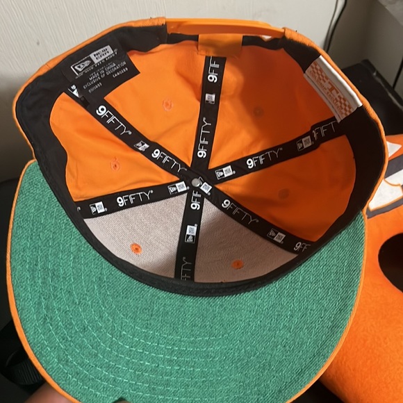Tennessee Vols SnapBack, Fanny Pack, Travel Pillow - Picture 6 of 10